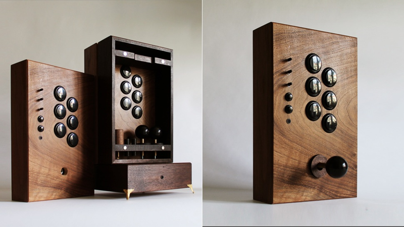 Illustration for article titled 20,000 Classic Arcade Games Deserve a Beautiful Wooden Console System